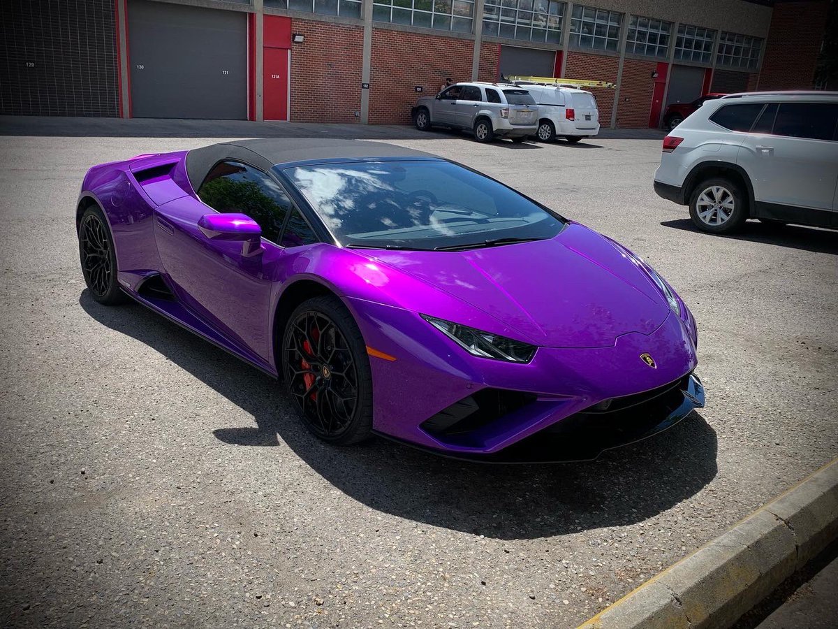 JimWellsphoto's tweet image. This convertible @Lamborghini spotted on 17 Ave SW today. Car and driver rolled past me, I nearly broke my neck as I followed it around the corner and parked at Western Canada HS #smitten
#favecolor  #Lambolove