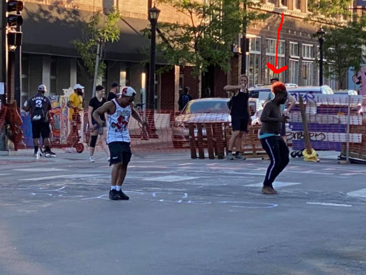 CrimeWatchMpls's tweet image. Oh, look who's blocking the road in #UptownMpls.

The Klown.

.