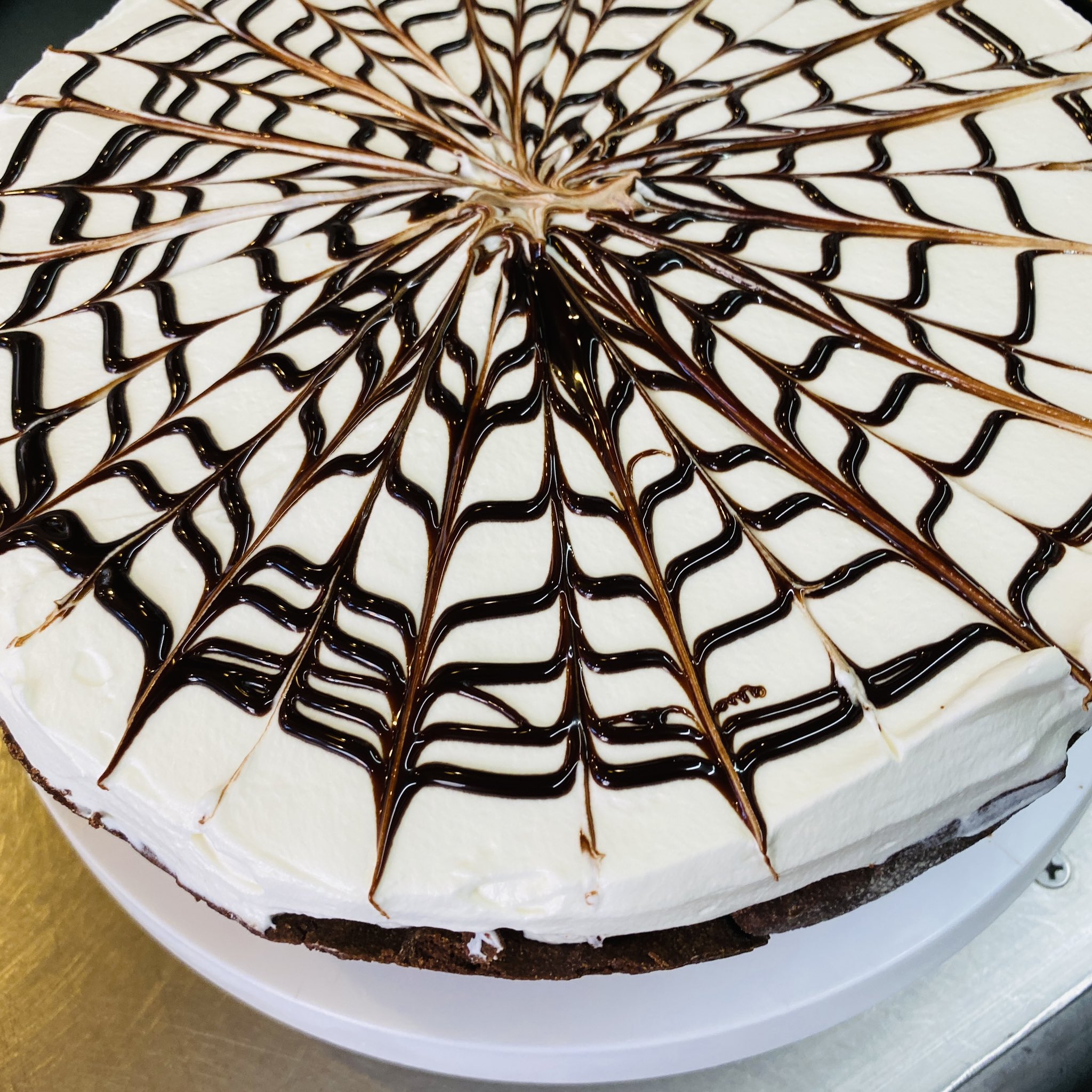 レストラン ヴァンカム お世話になっております 苫小牧市表町のレストラン ヴァンカムです 本日も店内飲食はもちろん ケーキや料理のテイクアウトもやっております テイクアウトのご注文はお電話 でも承っておりますので お気軽にご連絡