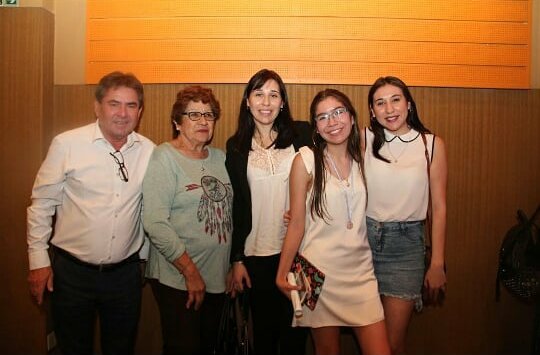 ChechiMh's tweet photo. @Ladob Marta Peñalva, 78 años. Mi abuela 💖, pero también mamá y abuela de muchas personas. Para mucha gente, la persona más bondadosa y buena que algún vez conocimos.
Lucho toda su vida hasta el día que falleció, que seguía trabajando. Nos faltó disfrutar juntos lo bueno que se viene. https://t.co/TuYVh7YVGW