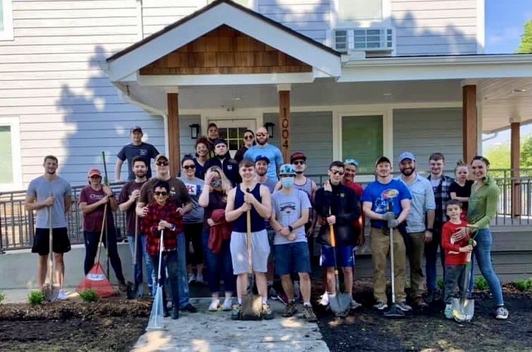 Thank you to all the Kansas Division FLS for making a difference at UPS and in their communities! #UPS#recognition#UPSers#community#thankyou!@tannercain98 <a href="/UPSfinest1907/">Shannon Hayden</a> <a href="/CarolBTome/">Carol Tomé</a> <a href="/bgtighe/">Brian Tighe</a> <a href="/joeboyleups/">Joe Boyle</a> <a href="/DMcIntyre_1907/">Dylan McIntyre</a> <a href="/Courtneybarham4/">Courtney barham</a> <a href="/BogerUPS/">Brandon Boger</a> <a href="/TegtmeierChad/">Chad Tegtmeier</a> <a href="/chelsea224/">Chelsea Allison</a>