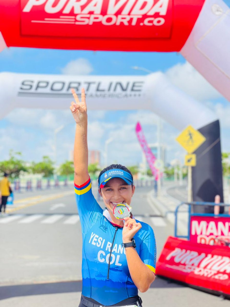 ArmadaColombia's tweet photo. 🇨🇴Dejando en alto el nombre de la Institución, ganaron el primer puesto en la categoría Mayores el señor Capitán de Navío Diego Bautista y tercer puesto en la categoría Femenina la Teniente de Navío Yesika Rangel. 

¡BZ por su esfuerzo!🎉⚓️ https://t.co/XsNAAIPNGq