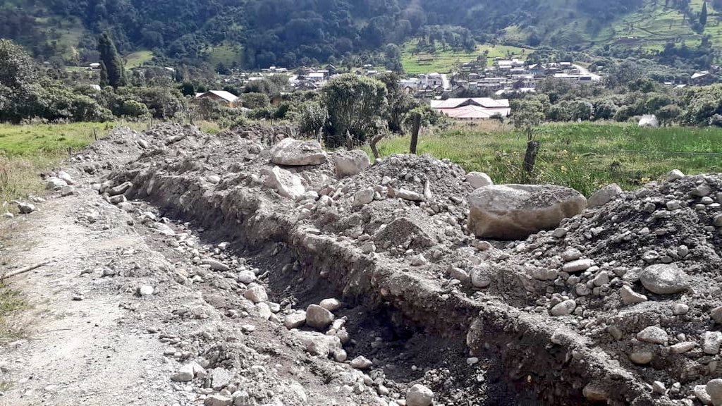 gad_elchaco's tweet photo. Proyecto "Extensión de la Red de Conducción de Agua Potable", para la nueva urbanización en la Parroquia de Oyacachi, en convenio con el GAD Municipal del cantón El Chaco y el GAD Parroquial de Oyacachi, siendo beneficiadas más de  40 familias.
@OYACACHI 
@Agua_Napo https://t.co/lkbzV2MPsu