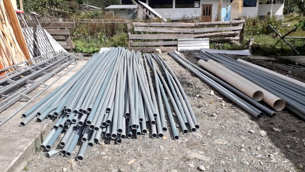 gad_elchaco's tweet photo. Proyecto "Extensión de la Red de Conducción de Agua Potable", para la nueva urbanización en la Parroquia de Oyacachi, en convenio con el GAD Municipal del cantón El Chaco y el GAD Parroquial de Oyacachi, siendo beneficiadas más de  40 familias.
@OYACACHI 
@Agua_Napo https://t.co/lkbzV2MPsu