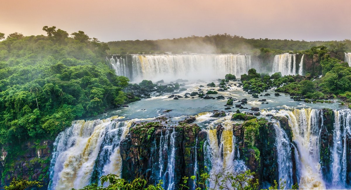 29 June is World Tropics Day! 

🌺🐦🦧🥭🐠🍌🌴🦎🐢💧🦋🐛🦥

The Tropics account account for 4️⃣0️⃣% of Earth's surface area, but are home to 8️⃣0️⃣% of its #biodiversity.

For #TropicsDay, we celebrate these vital ecosystems:
un.org/en/observances…

#WeAreTheTropics