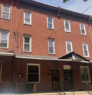 HabitatPhilly's tweet photo. Another veteran home repair project in North Philly is complete thanks to our partners @HomeDepotFound. The home now has a new bathroom, kitchen, and other health and safety upgrades to keep the family warm, safe, and dry. #veteransbuild #repaircorps #TeamDepot https://t.co/YdFfvhzicu