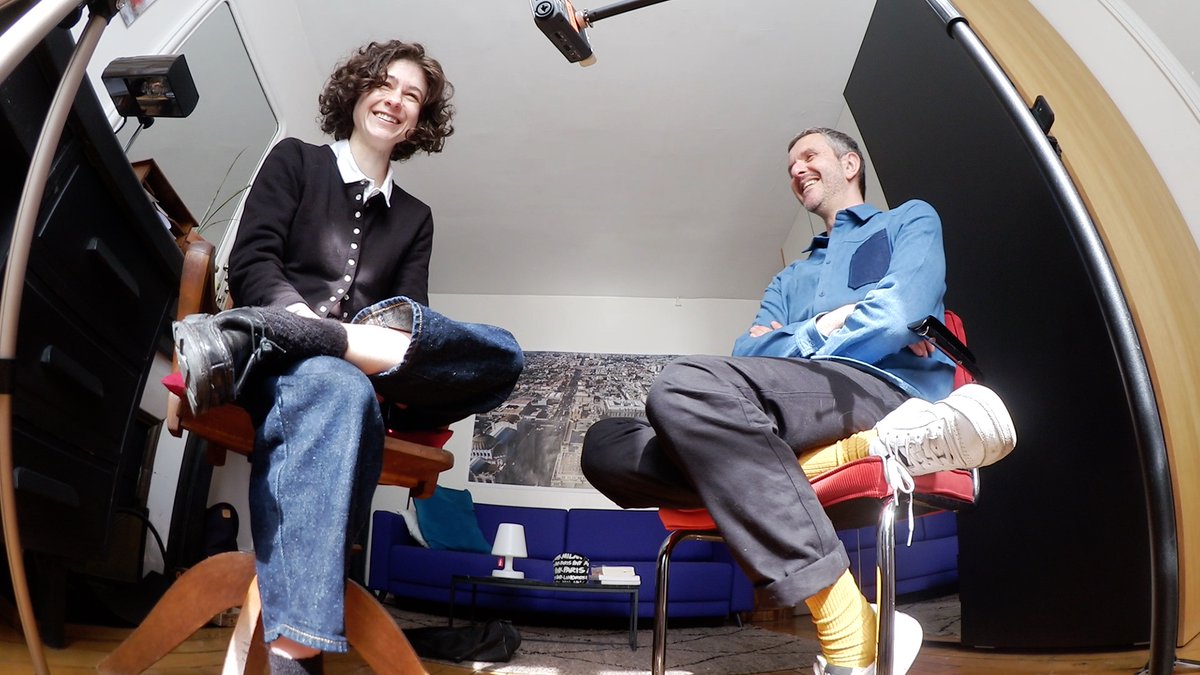 J'ai rencontré le timide au micro qui s'intéresse aux meurtres de mamies (@CernoPodcast) pour lui poser vingt-trois mille questions.
🎧🔪💰🍷🐭

Regarde, c'est doux.
&gt;&gt;&gt; youtu.be/yEboGdw60Lk