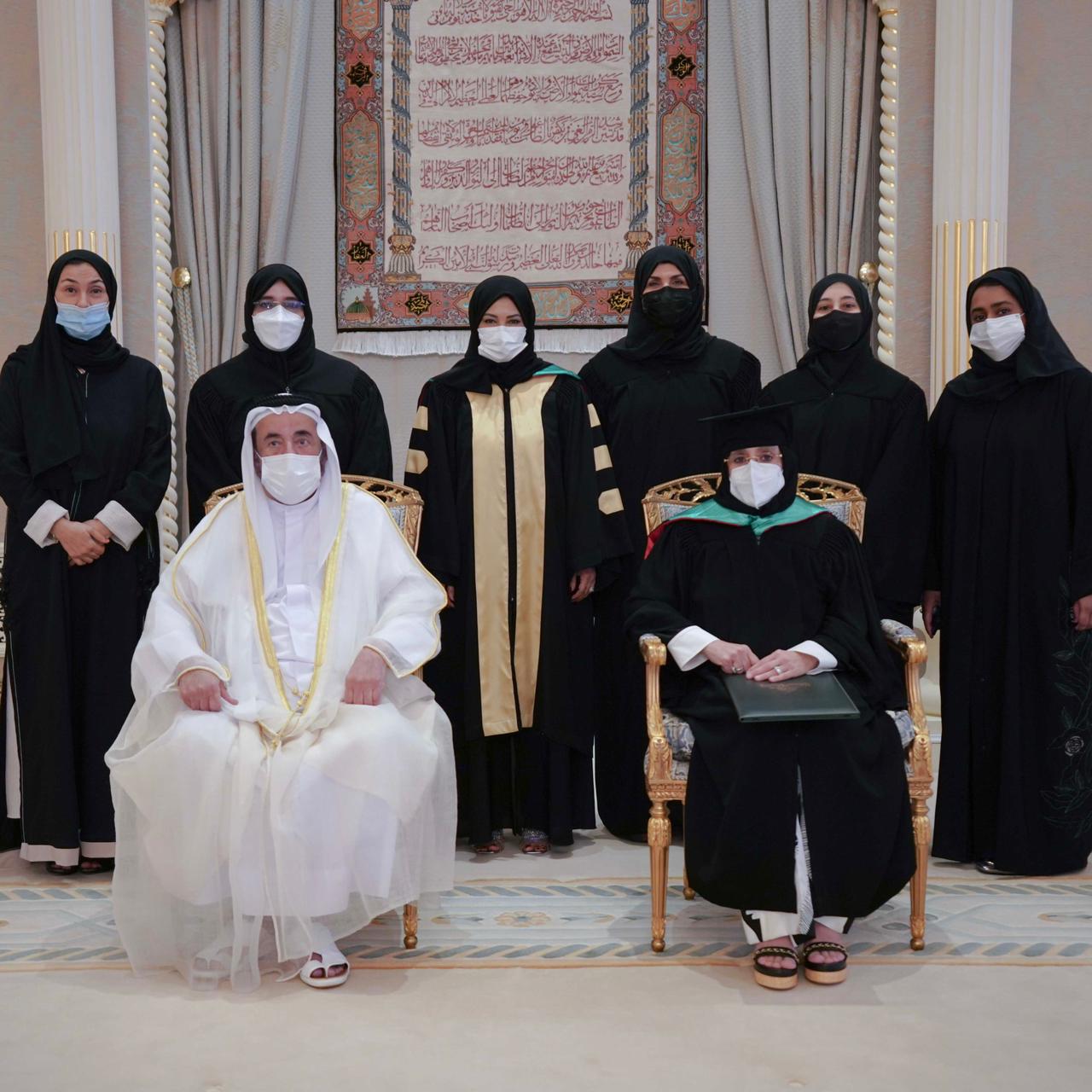 Sharjahmedia On Twitter سلطان القاسمي يشهد تسليم أولى شهادات الدكتوراه الفخرية من جامعة الشارقة لجواهر القاسمي Https T Co 5uc82cgzkp Usharjah Https T Co Tg76guqjet Twitter