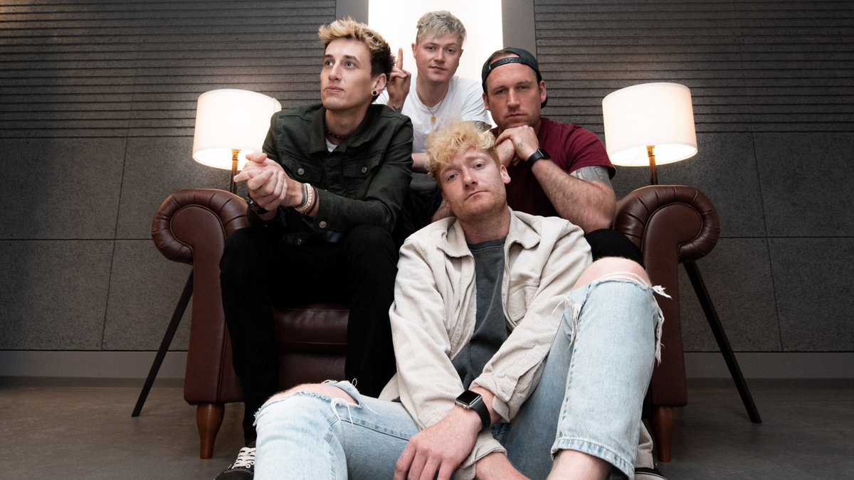 TheBottomLineUK's tweet image. NEW MUSIC VERY SOON!! 🔥 Who's stoked?

In the mean time shorturl.at/hxHV7 👀

📸 @nickneuenhaus