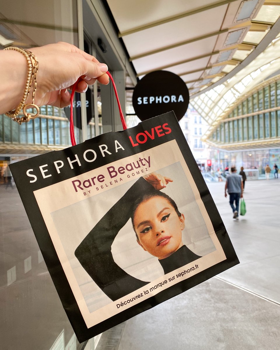 Rare Beauty tweet media