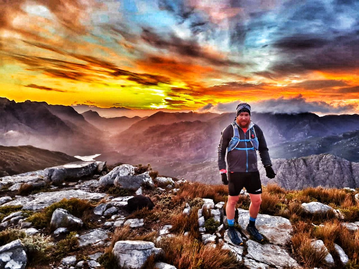 therovingrunner's tweet photo. Yesterday’s Mountain Top Sunrise!
#MontRochelle
#Perdekop
#AltraRunning
#UltimateDirection https://t.co/GFv2tQFU5B