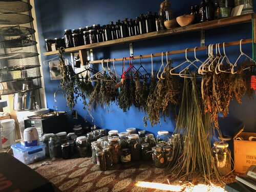 SOURCEstudioArt's tweet photo. The most recent project from #CorinaMehielFellow jackie sumell is The Prisoner’s Apothecary+ a community-driven strategy and #socialpractice dedicated to abolition, health-care sovereignty, and collective healing.  Take a look! https://t.co/9MXFakrQ4W #artist #SociallyEngagedArt https://t.co/KVpqzNoba3