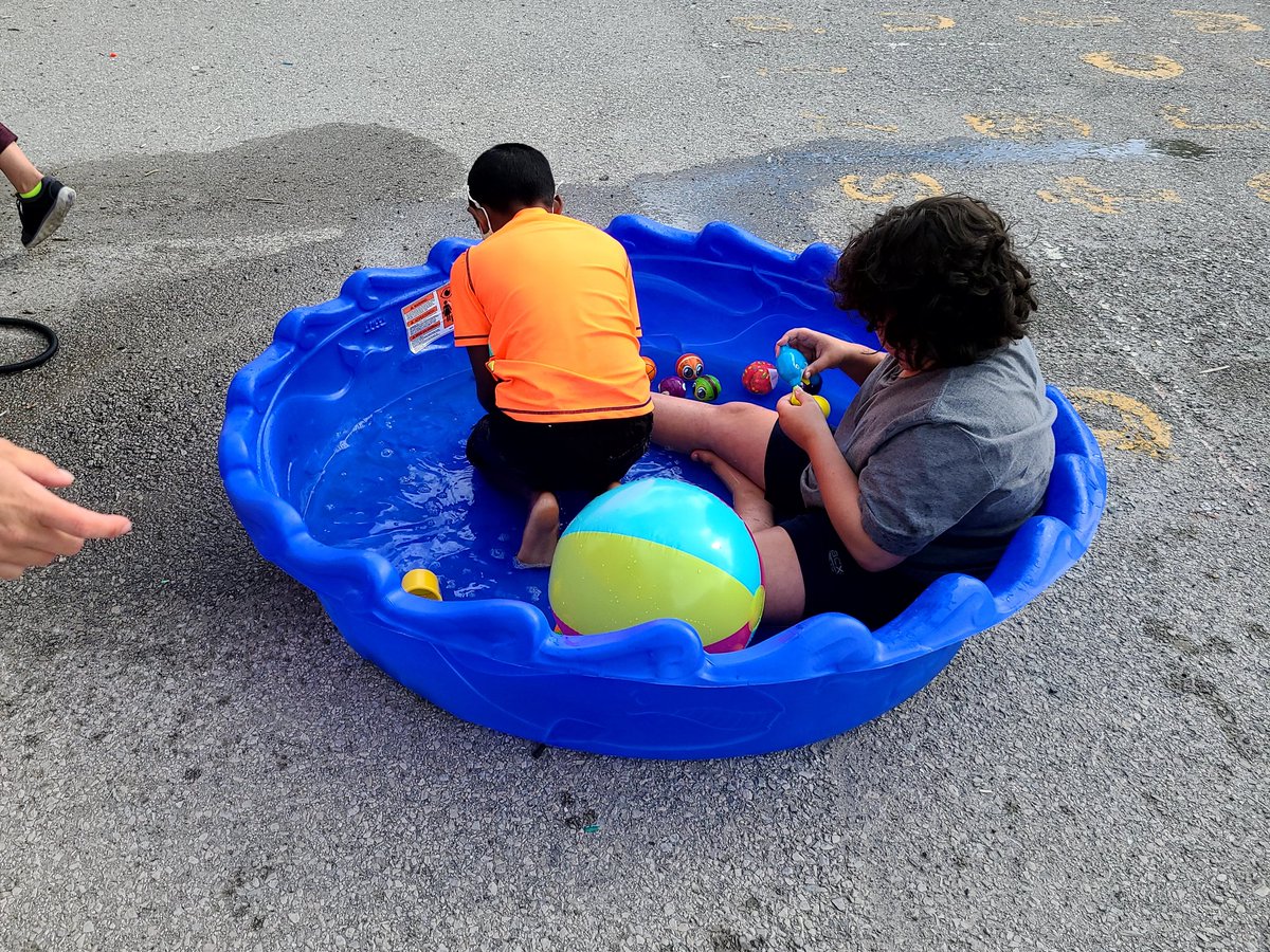 Beach week in B1 &amp; B2: ice cream, sea turtles, palm trees and water play  #SpringLearningProgram Templemead Site 
<a href="/Michele07622045/">Michele Moore</a> @manuel__fig @hwdsb_marshall