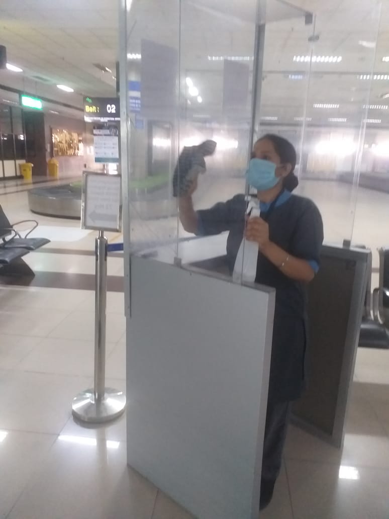 aaiasrairport's tweet photo. @SGRDJI Airport is following all the COVID protocols to the best of its ability so that passengers can enjoy safe and comfortable journey amidst COVID-19. #Sanitization #SocialDistancing #ProperMask #FlySafe #FlyHigh
@MoCA_GoI @AAI_Official @aaiRedNR https://t.co/tExA1CKWUa