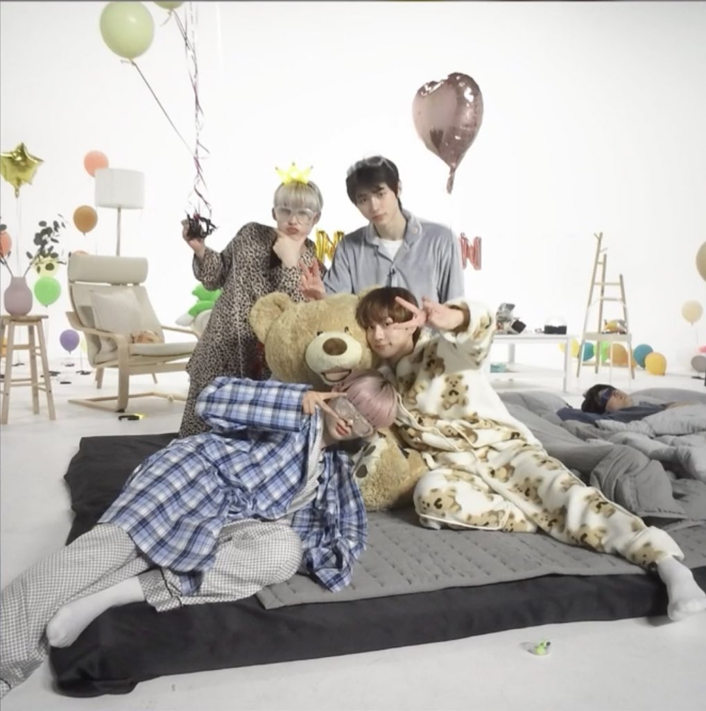 daebakjungwon's tweet photo. i need an HD version of this picture 😭

@ENHYPEN_members @ENHYPEN #ENHYPEN https://t.co/vEEuk8hv6R