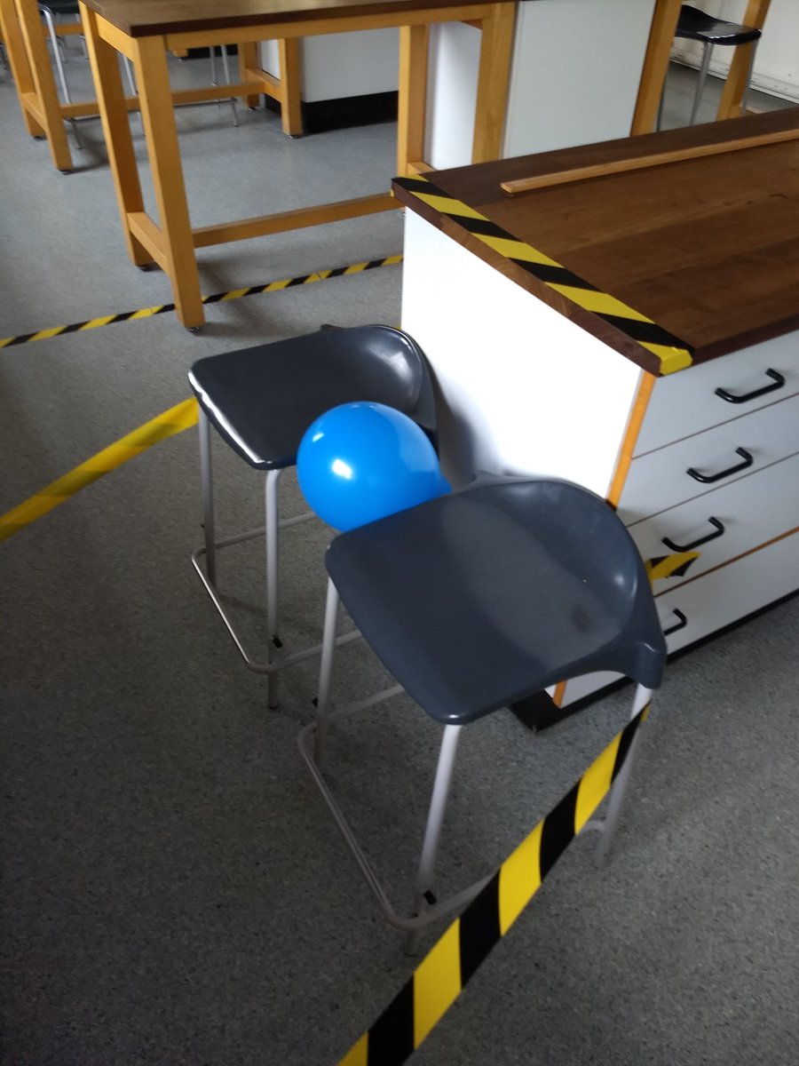 AmandineSpaans's tweet photo. Ready for a fun enrichment day @QM_Science with our own Escape room game. Year I and II will have to work together to escape the lab in time! https://t.co/FToGalWxZS