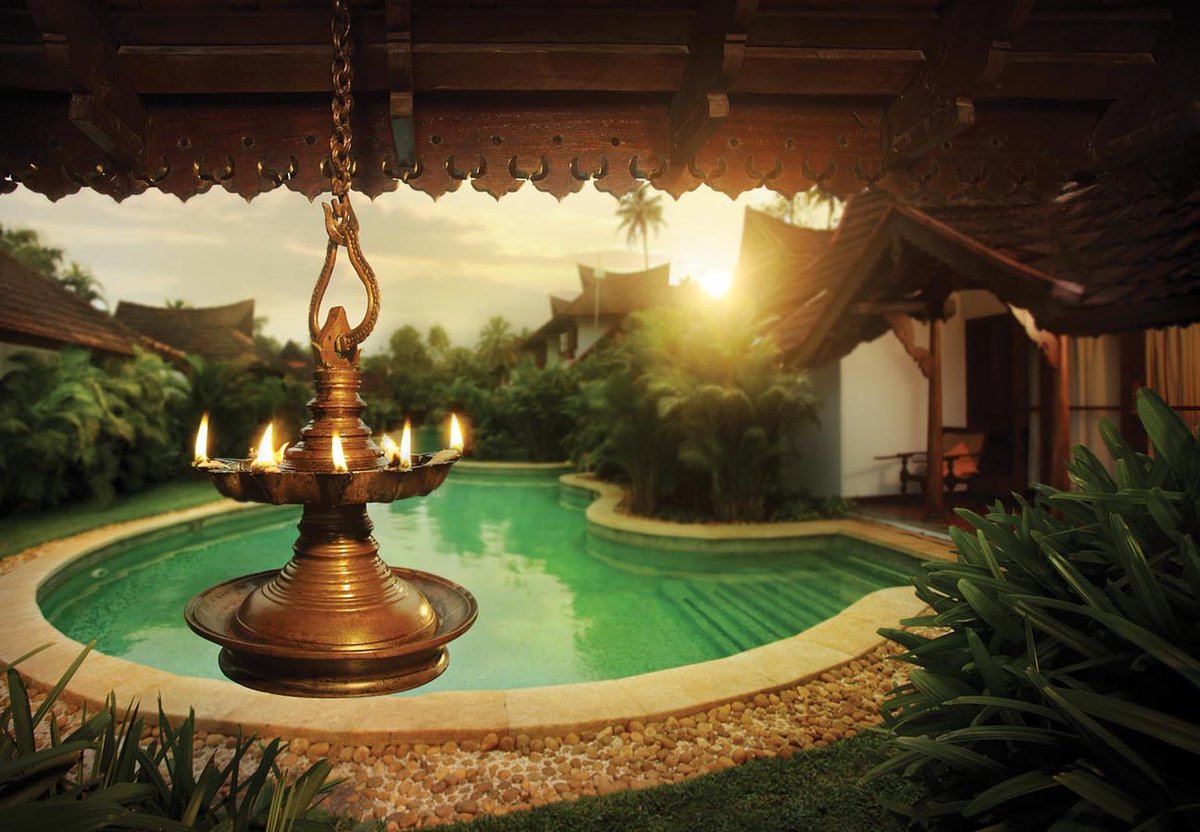 Presenting the Thooku Villakku or the Hanging Lamp, a traditional oil lamp in Kerala.

Kumarakom Lake Resort boasts a number of such beautiful Vilakkus around the property.  #OurStory

 #traditionalhome #traditionaldecor #tradition #traditionalhomedecor #keralatradition #velakku