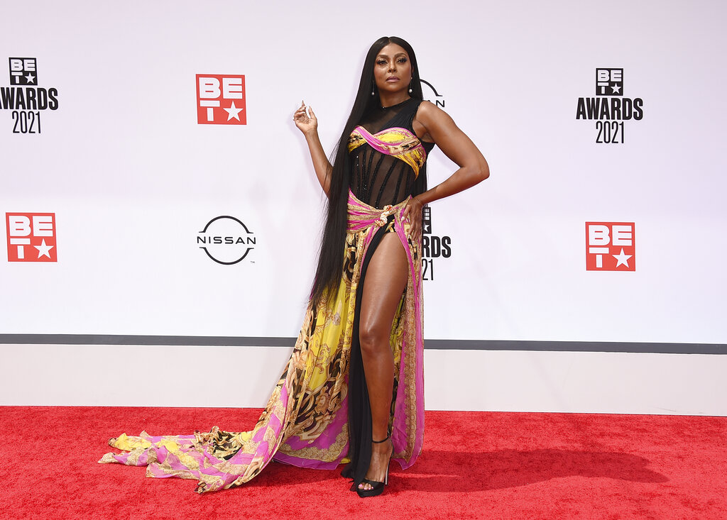 SentinelMagColo's tweet image. Cardi B, Queen Latifah, Lil Nas X shine at BET Awards ow.ly/DSJv50FjRXN 

#BETAwards #CardiB #WAP #megantheestallion
