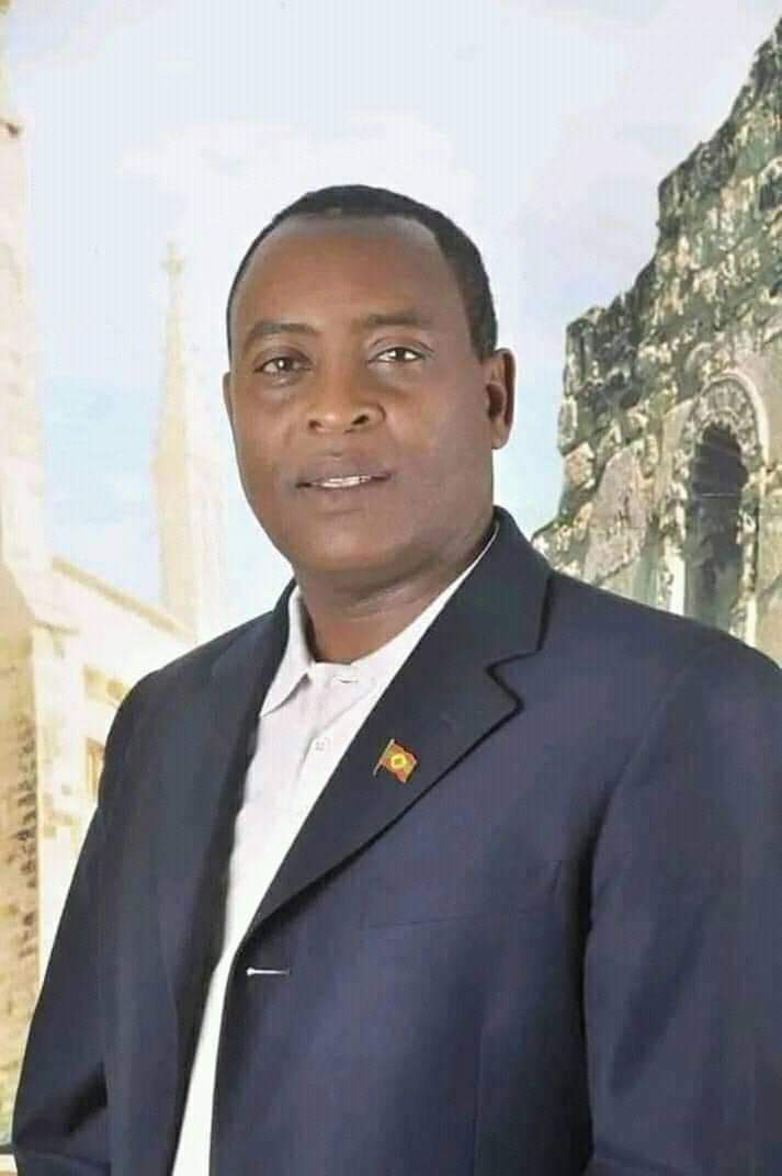 DhiirooGarbii's tweet photo. #Jaal_Dhengee_Huseen_Kulaa 
Lubbuunkee Haa Jennatu Gameessa koo

Hursee Dhukkee Kaasee Gootni Biyyaaf Du'a
Lugni Gola Keessaa Waliisaa Qocola
Bakkannisa Utubaa Manaaf Dhaabbattaaree ?
Albaadheessa Bumaa Baasuuf Waammattaaree ?
Oromoon Galaama Irra Dhangalaana!! https://t.co/NJ3089TBVY