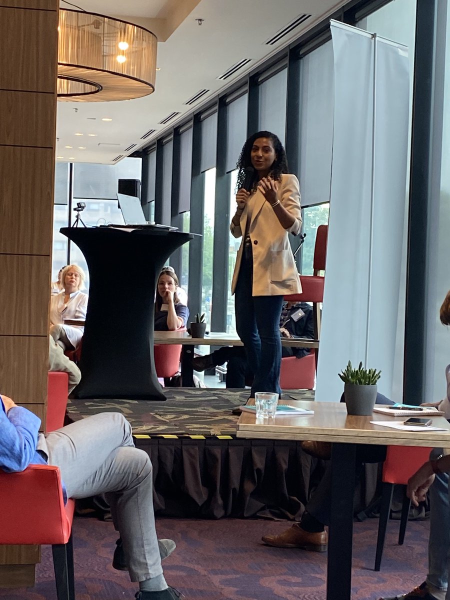 #gelijkekansen  bij aftrap #G50 van #JINC zet Meira via haar persoonlijke verhaal en haar schoolcarrière de problematiek van kansenongelijkheid indrukwekkend neer. De toon is gezet!