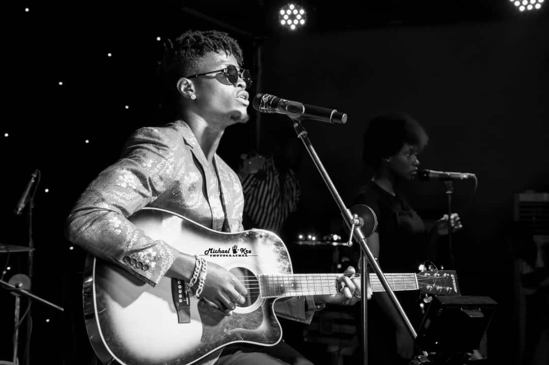 youtu.be/p-QwnrmPw28

Santrinos Raphael à la conquête du pays où coule la Drogba. 

Après son concert tout feu tout flamme du dimanche 27 juin au cœur de baby, il offre ses impressions dans le Total Live sur TaxiFm ce lundi à 17hGmt

#Total Live#Taxifm#93.1fm