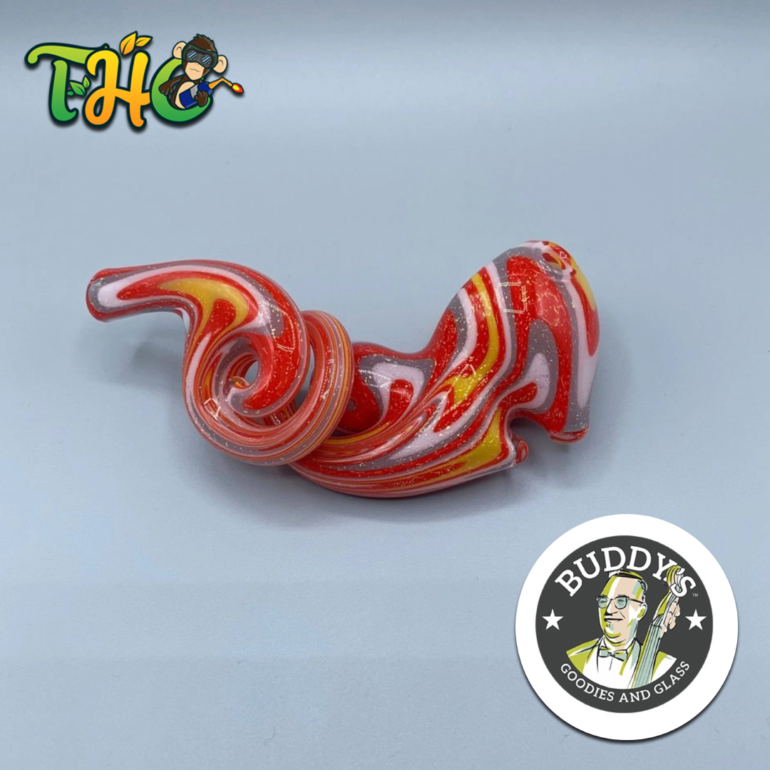 TheHeadyChimp's tweet photo. We got new rigs and pipes from Washington! #WeedLovers #supportsmallbusiness https://t.co/xYV9gcbNB6
