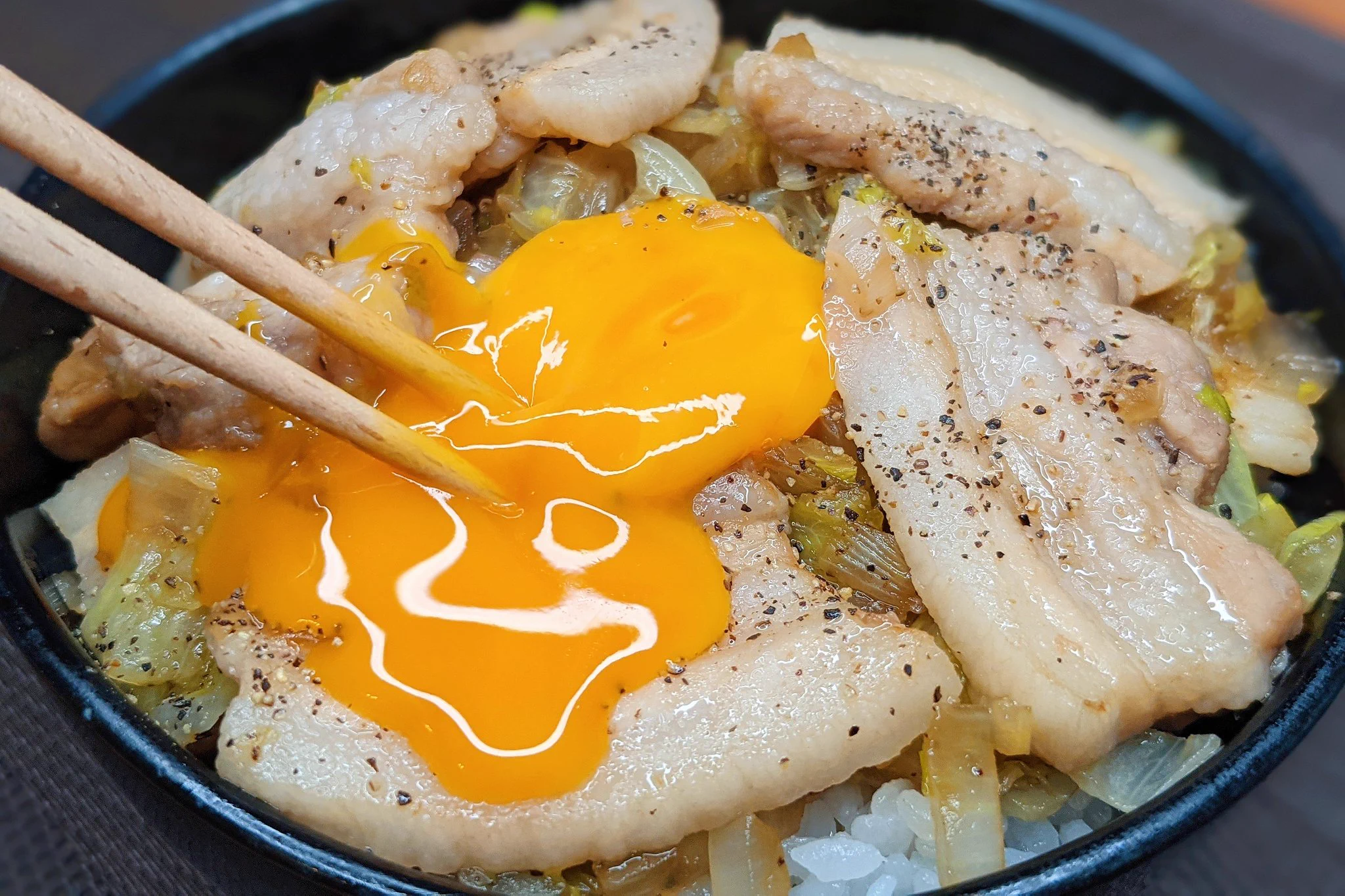 丼もの料理が好きな人は是非！絶品豚バラ丼レシピ！