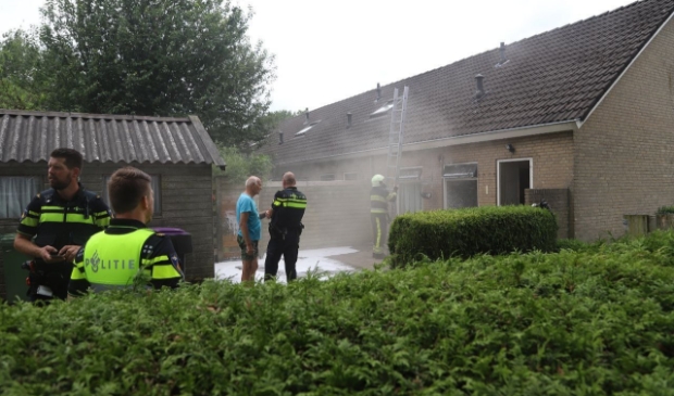 Bewoner gewond bij woningbrand in Boelenslaan - ..