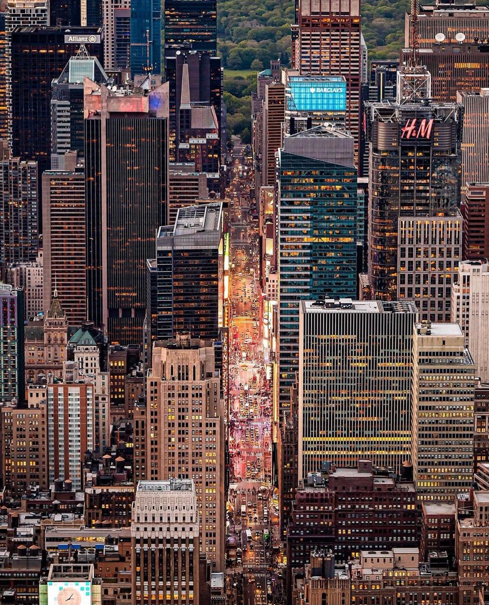 New York, New York 🇺🇸
via: calder on Instagram