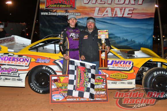 RichardAllenMSR's tweet photo. Randy Weaver proud to finish second to his son in Kerr Memorial 

@rweaver116 @CrayceWeaver 

https://t.co/33ijKRFSMA #DirtLM https://t.co/KCmF1ITEFL