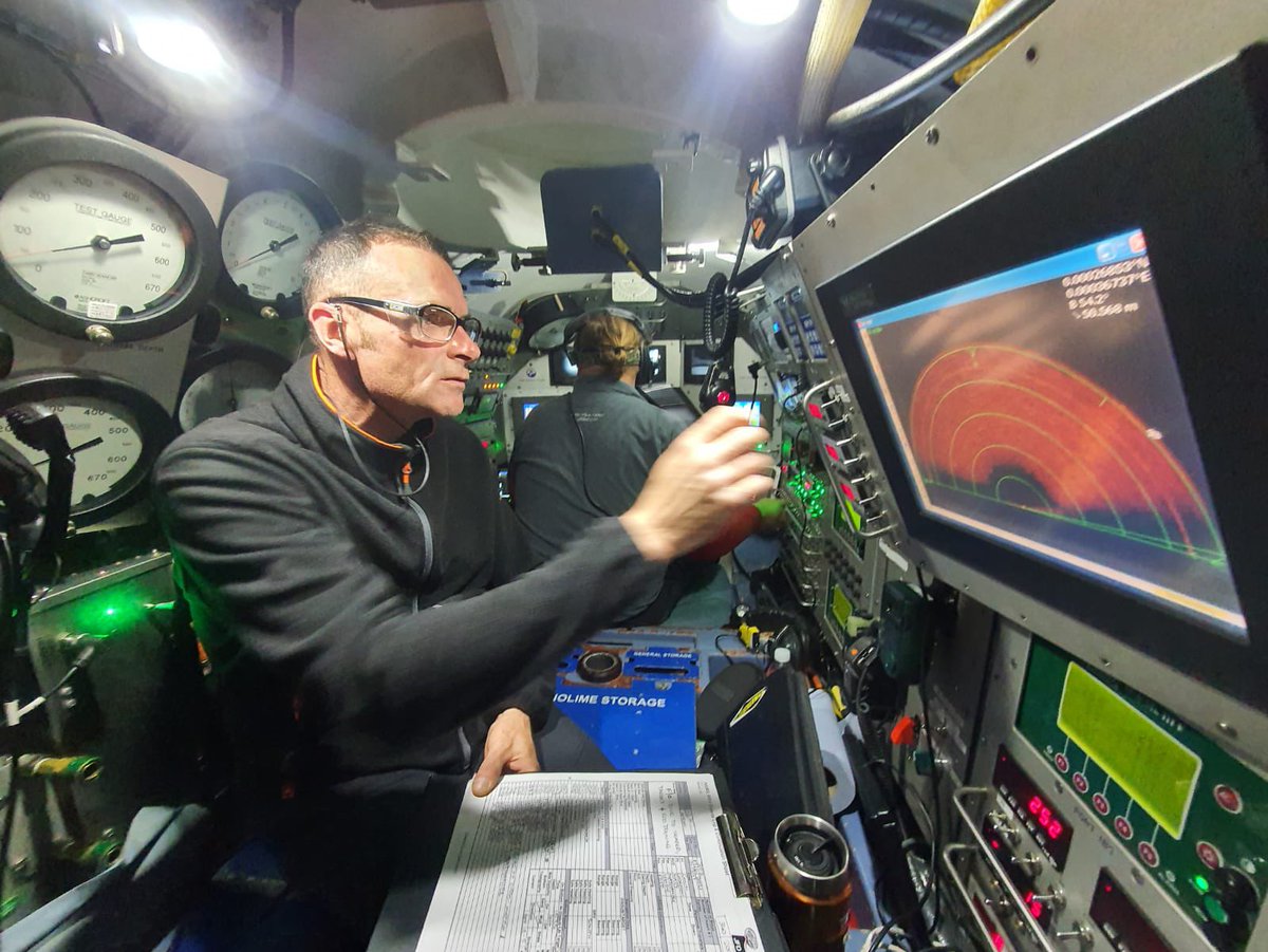 RN_DTXG's tweet image. NDG personnel, who are at readiness to support the Nato Submarine Rescue System (NSRS), took part in a recent multinational exercise. The NSRS can conduct submarine rescue in depths up to 610 msw and is globally deployable in 24 hours. #bombfrog 💣🐸 #divenavy @RoyalNavy