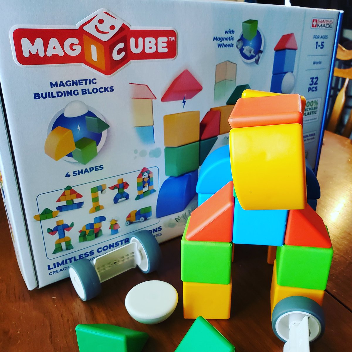 Loving the newest addition to our toy selection! The kids had a blast with these from the moment they entered the house. Gets their brains in gear too! Watch for a full review come soon! 
#kids #play #educational #toys #magicube #magneticbuildingblocks #ad #review #fun #crazyjoy