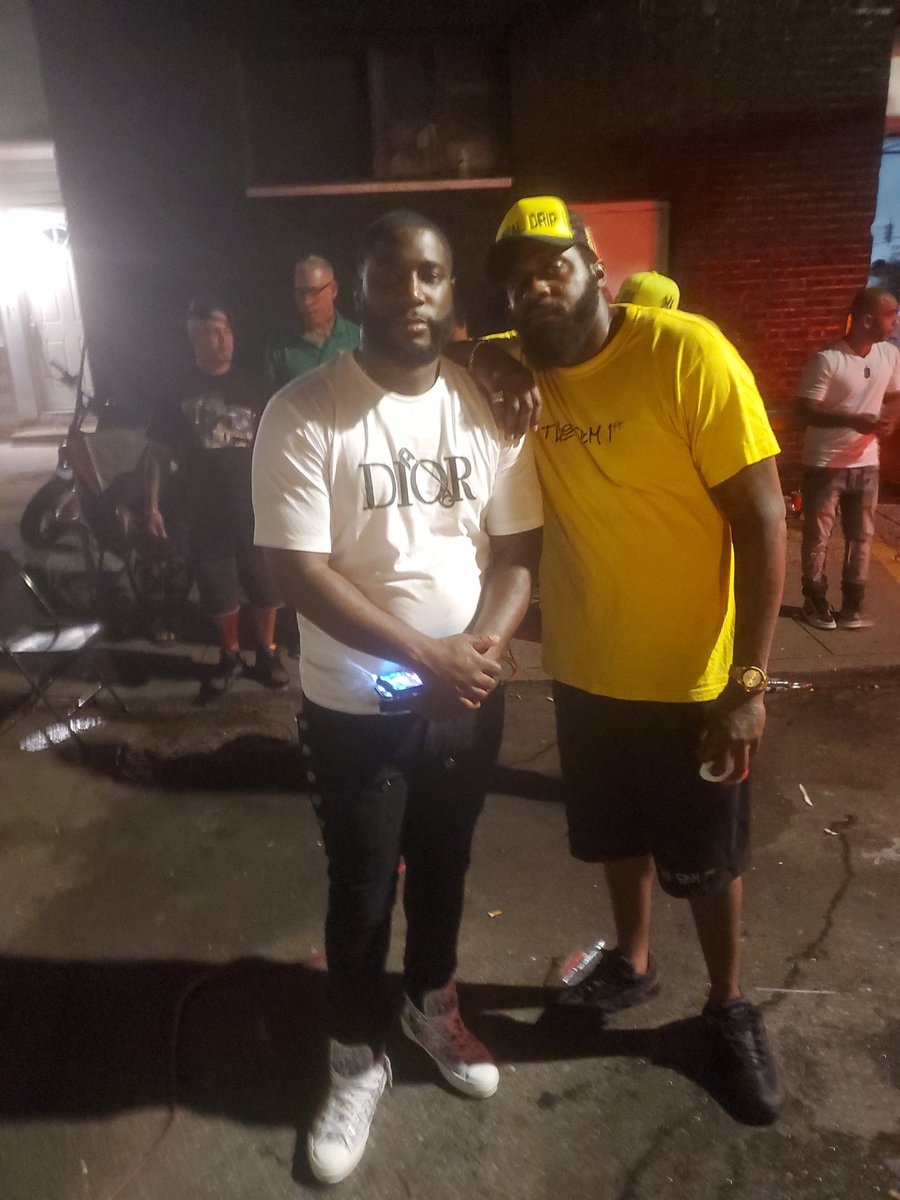 WIZO_Cracc's tweet image. Went out to support my guy @haddyracks at his videoshoot Saturday, shit was lit! Definitely a movie, I can't wait til he drop that 🔥💯 #RackUp #ULAtheFamEnt #WIZOcracc #TheFam1st hit me up for that drip!