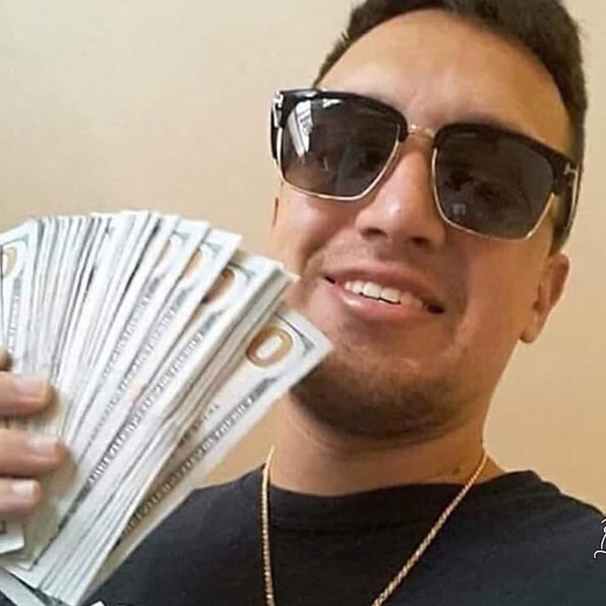 John GateBull tweet media