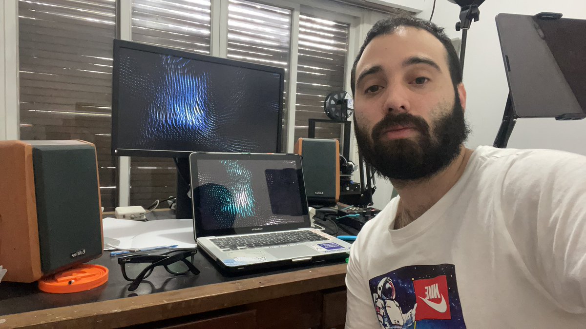DiegoUSDZ's tweet image. Buen día a todos!!!
Feliz Lunes desde mi reality lab donde estoy trabajando con #FirebaseRealTimeDatabase y haciendo de BackendDeveloper porque toca.
Estoy de nuevo aquí.. sabiendo que hacer, ayer y antes de ayer estuve armando la UI y la lógica del Login
