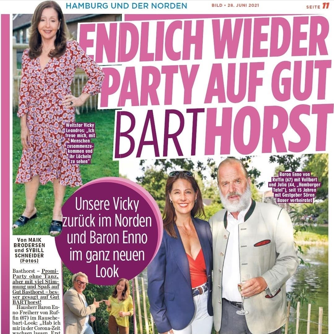 michaela_deluxe's tweet photo. Mein erstes richtiges Event nach dem #Lockdown 🥰 Es war ein richtig schöner Abend 🥰
#GutBasthorst #FaceClub #DANKE #LutzHerkenrath #SörenBauer #Deluxe
https://t.co/Jwt9ZLaIK1 https://t.co/kdIcSsRWky