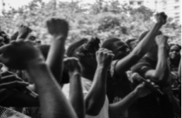 🏴 Você sabia que a Psicologia Preta surgiu nos EUA, no final dos anos 60, junto ao movimento de luta pelos direitos civis da população, a partir de intelectuais negros, tendo como objetivo pensar a singularidade da subjetividade preta?