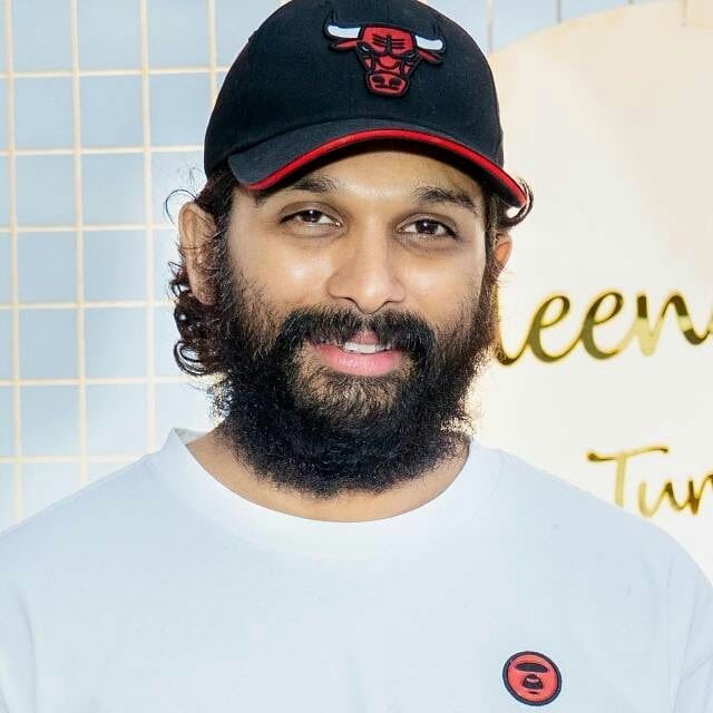 AbilashKp77's tweet photo. Here is phrase tag for today's trends 🥁🥁💃💃🕺

MOST ANTICIPATED MOVIE PUSHPA

#Pushpa @alluarjun https://t.co/DqQztcbGnn