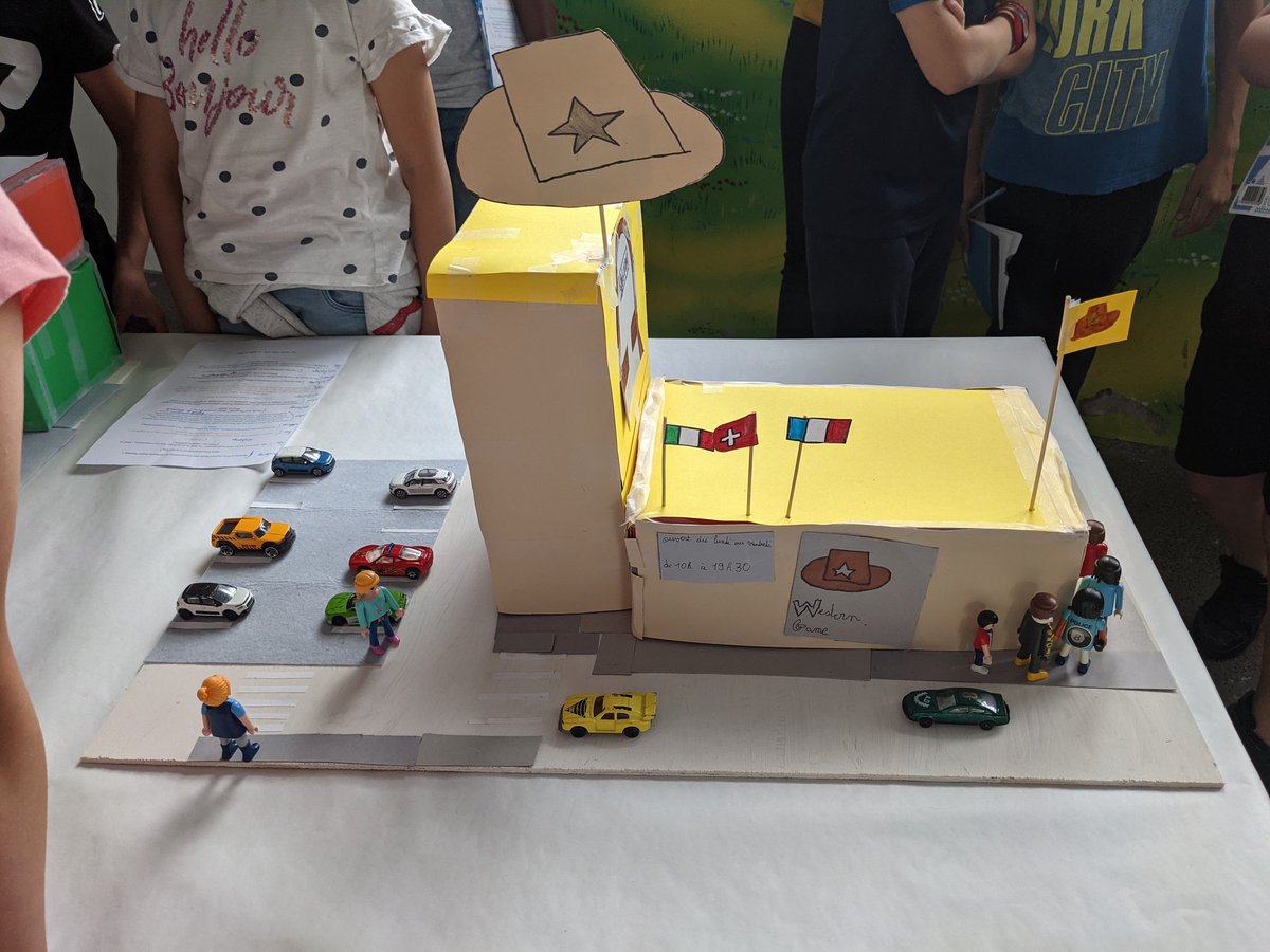 avrilalexandre's tweet photo. Sortis de leur imagination : une confiserie, un laser game Western une piscine écologique et une bibliothèque. https://t.co/1eVTR2rNjS