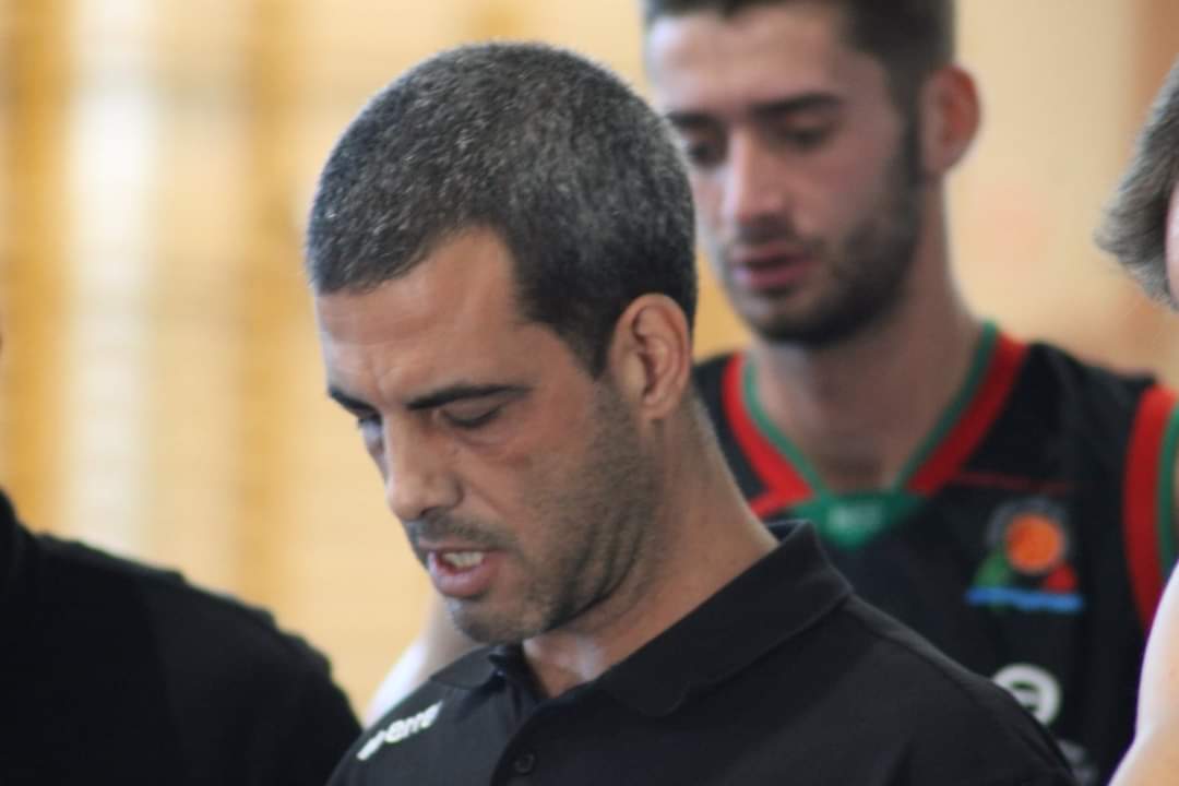 Hoy os anunciamos que Diego Tobalina seguirá siendo el entrenador de nuestro filial acompañado de <a href="/Mike_Arque/">Miquel Arqué Roig</a> 🙌🙌🙌🙌🙌