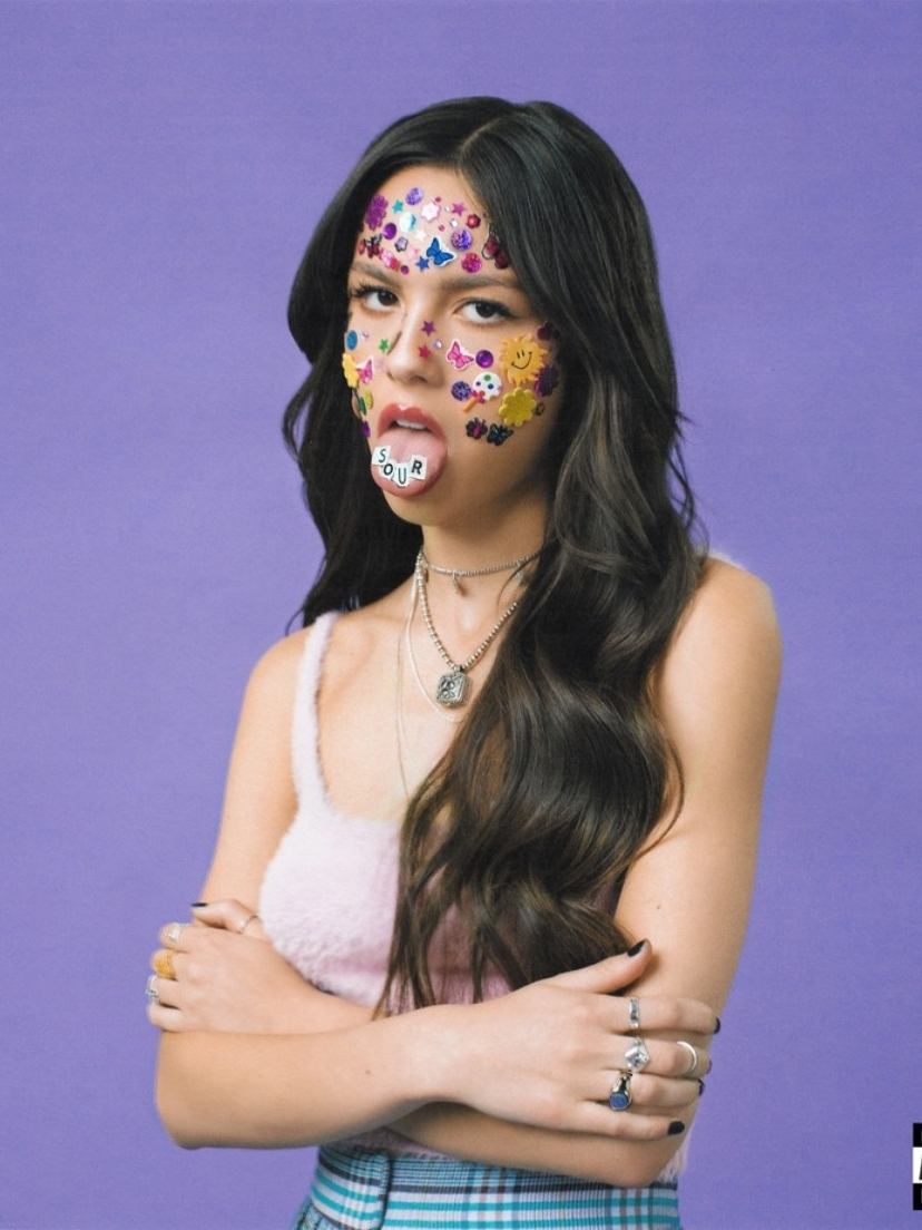 tmdqa's tweet photo. [TMDQA! Stories] Biografia: Quem é Olivia Rodrigo? https://t.co/9sHky2edKc https://t.co/hrkBfGYJcq