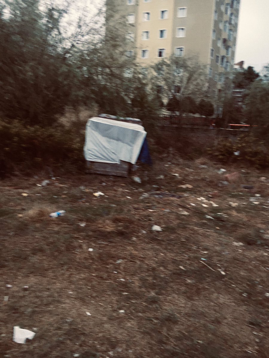 alioney14's tweet photo. @ahmetcinpendik @Pendik_Belediye Başkanım güzel çalışmalarınızdan dolayı tebrik ederim , yanlız cumhuriyet bulvarından geçen dere ve etrafından bir elaysanız , hazine arazisi ve dere güzargahı pislik içinde , cumhuriyet bulvarına  yakışmıyor ilginiz için teşekkür ederim https://t.co/tsSk3nopsf