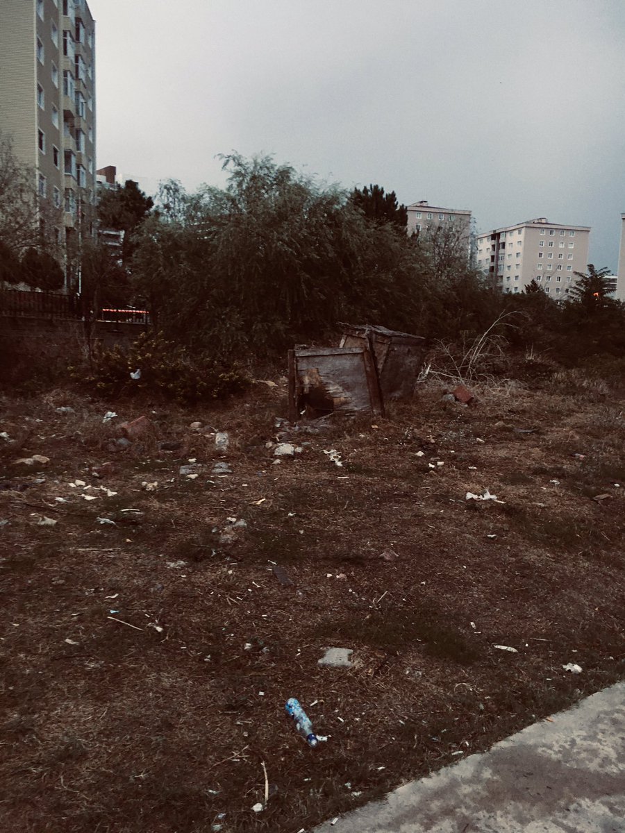 alioney14's tweet photo. @ahmetcinpendik @Pendik_Belediye Başkanım güzel çalışmalarınızdan dolayı tebrik ederim , yanlız cumhuriyet bulvarından geçen dere ve etrafından bir elaysanız , hazine arazisi ve dere güzargahı pislik içinde , cumhuriyet bulvarına  yakışmıyor ilginiz için teşekkür ederim https://t.co/tsSk3nopsf