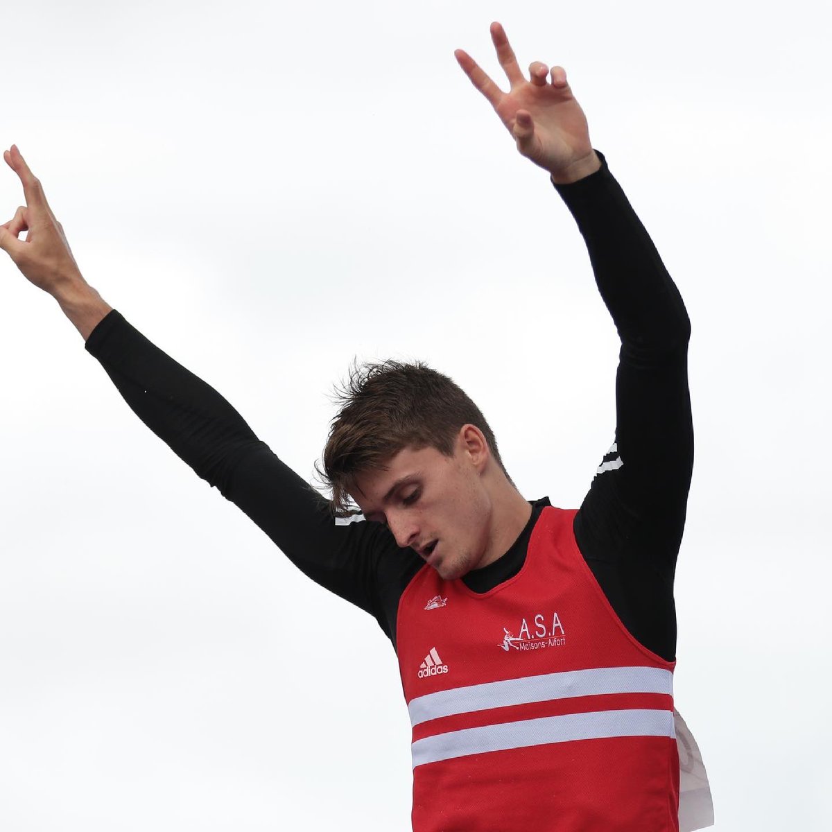SmartPowerstud's tweet image. ⚡️CHAMPION DE FRANCE ⚡️ 
Félicitations à notre #shark @ethancormont pour sa médaille d’or 🥇 lors des Championnats de France Élites à Angers ! 💪🏻 En franchissant la barre des 5️⃣.7️⃣0️⃣m, il devance le champion olympique 2012 @airlavillenie 🔝 
Become Better, Faster, Stronger ! 🦈