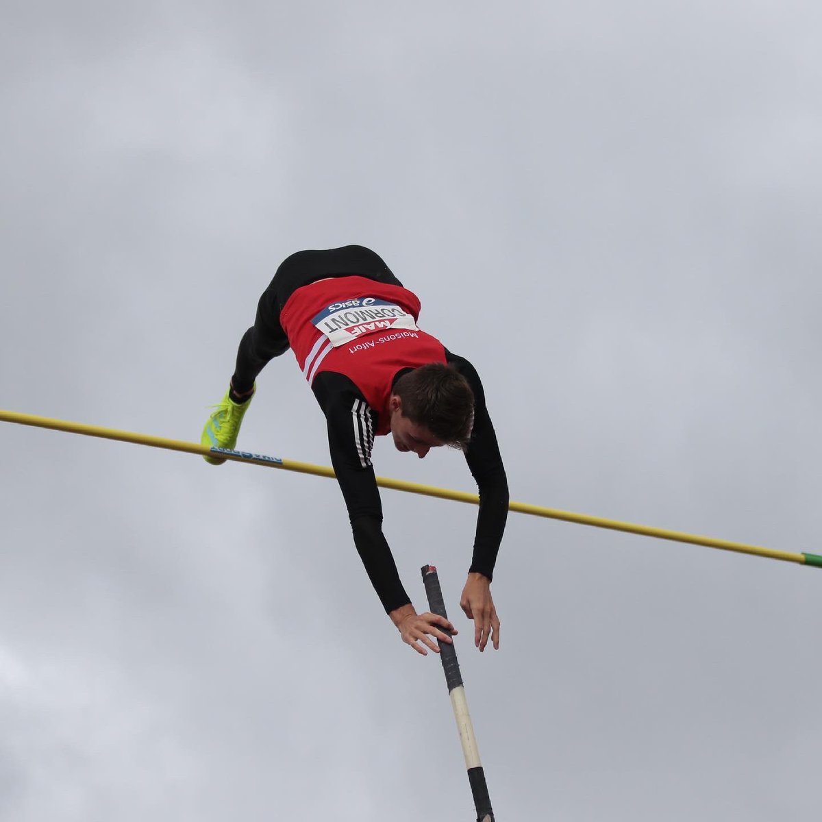 SmartPowerstud's tweet image. ⚡️CHAMPION DE FRANCE ⚡️ 
Félicitations à notre #shark @ethancormont pour sa médaille d’or 🥇 lors des Championnats de France Élites à Angers ! 💪🏻 En franchissant la barre des 5️⃣.7️⃣0️⃣m, il devance le champion olympique 2012 @airlavillenie 🔝 
Become Better, Faster, Stronger ! 🦈