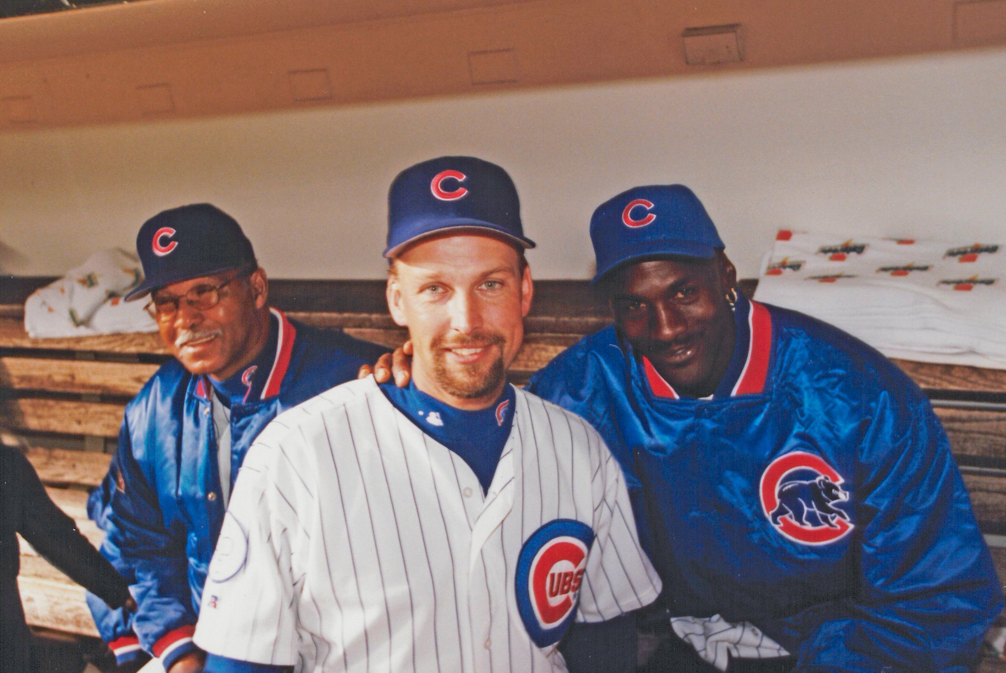 Happy birthday to the \90s hit leader, Mark Grace! 