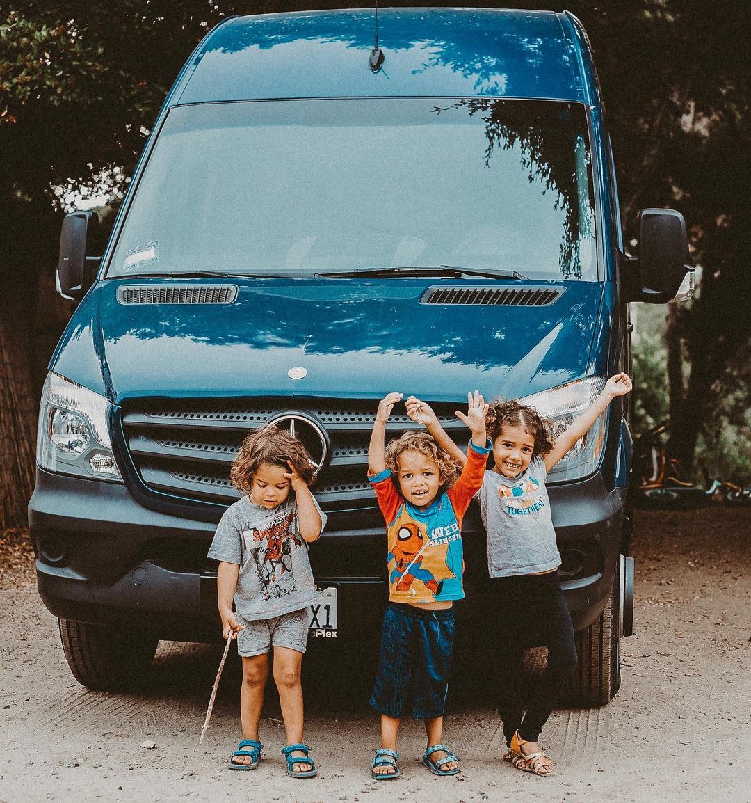 MBvansUSA's tweet photo. Meet the Greys! LaTia is the mother of 3 children, & a part of the LGBTQIA+ #vanlifepride community! From her Sprinter, she runs The Trendy Homesteader, creating homesewn clothing items for children. For LaTia, “living the dream” means not waiting for retirement to truly live. https://t.co/Q79aM5KFu1