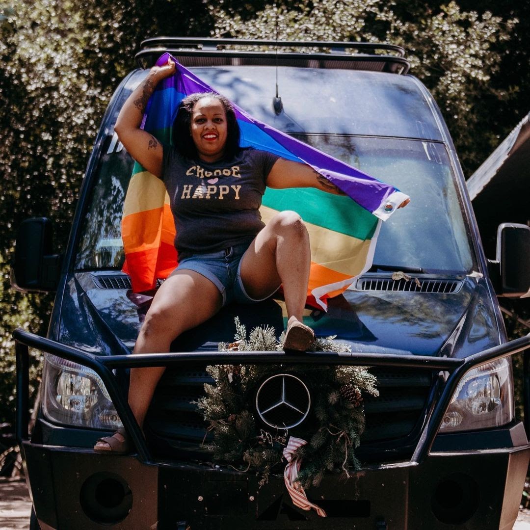 MBvansUSA's tweet photo. Meet the Greys! LaTia is the mother of 3 children, & a part of the LGBTQIA+ #vanlifepride community! From her Sprinter, she runs The Trendy Homesteader, creating homesewn clothing items for children. For LaTia, “living the dream” means not waiting for retirement to truly live. https://t.co/Q79aM5KFu1