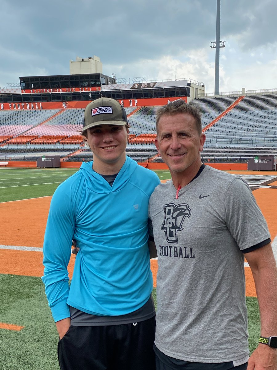 Gaines_WoodLS's tweet photo. Thank you @Coach_Lig for inviting me up to Bowling Green. I really appreciate the experience and feedback. 
@NolanOwenLS @CoachAull @CoachBullJones https://t.co/IRSaAwXJ2E