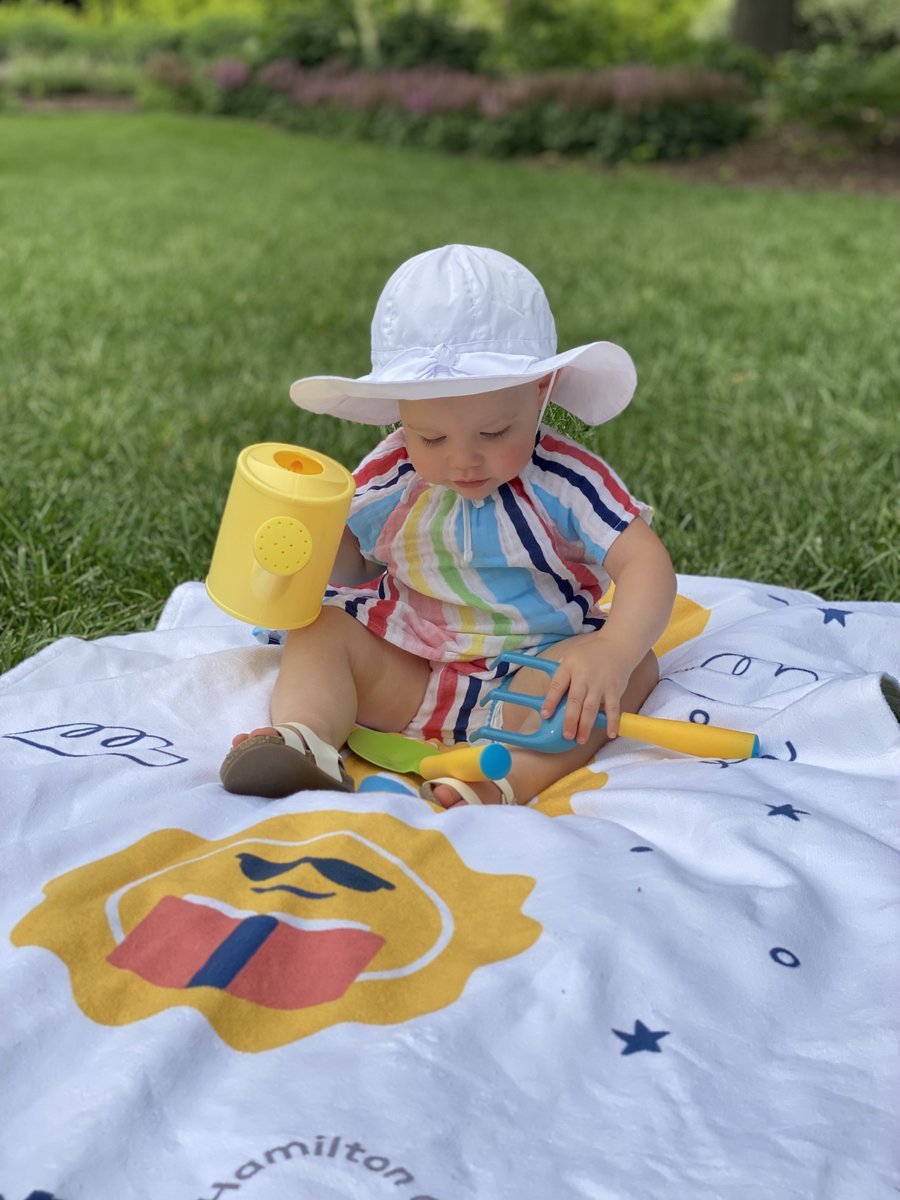 cincylibrary's tweet photo. Life’s a beach when you win an exclusive CHPL Discover Summer pool towel. To enter, visit any of our library branches, take a selfie, then share with us using #cincysummer. ☀️
Must be age 18 or older and following our page to win. Entries close at midnight EST June 30, 2021. https://t.co/RgomOfLJeu